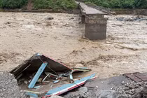 Mưa lớn gây lũ lụt và lở đất ở Nepal, 43 người thiệt mạng