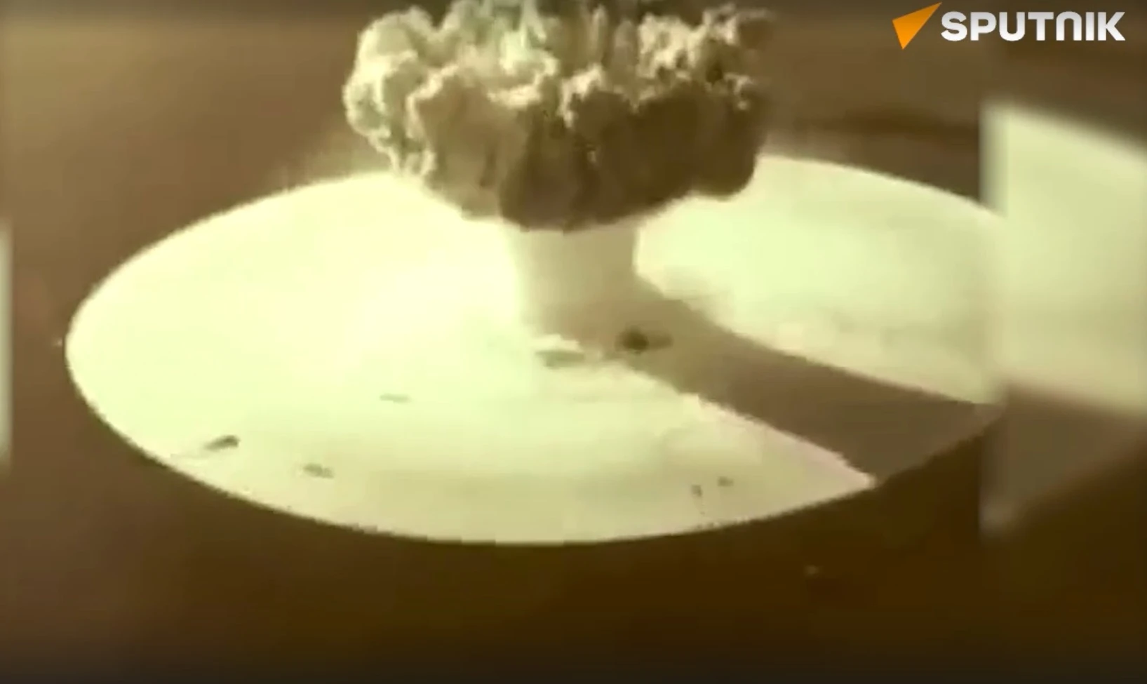 Lần đầu tiên công bố hình ảnh Liên Xô thử hạt nhân dưới nước