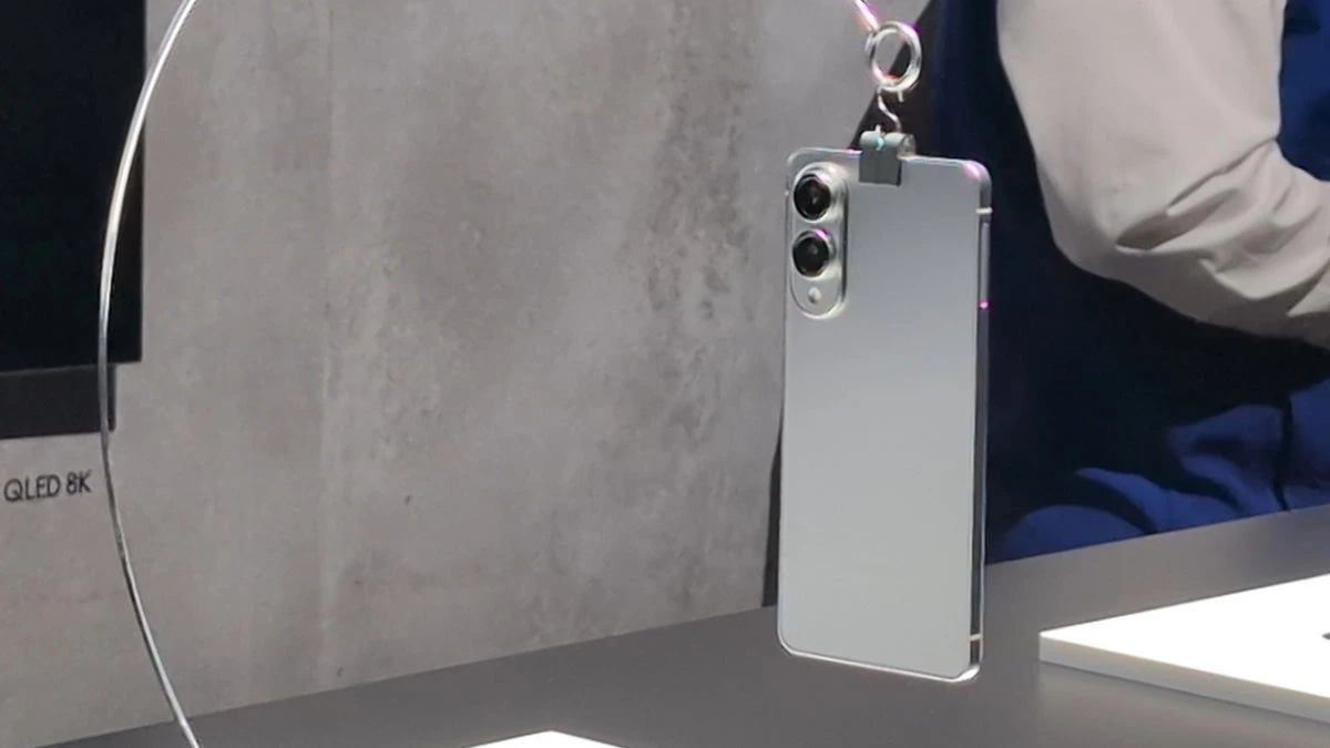 Lộ diện Galaxy S25 Edge siêu mỏng, có “trâu bò” như S25 Ultra?