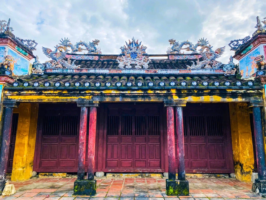 Chiêm ngưỡng vẻ đẹp cổ kính của đình làng hơn 500 tuổi