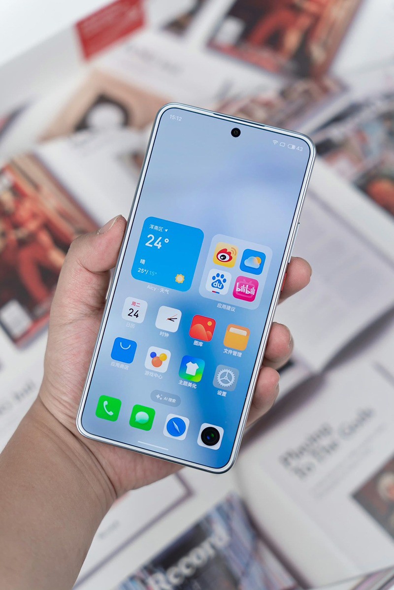 Nhờ một khác biệt, chiếc smartphone 5 triệu này lột xác đẹp long lanh