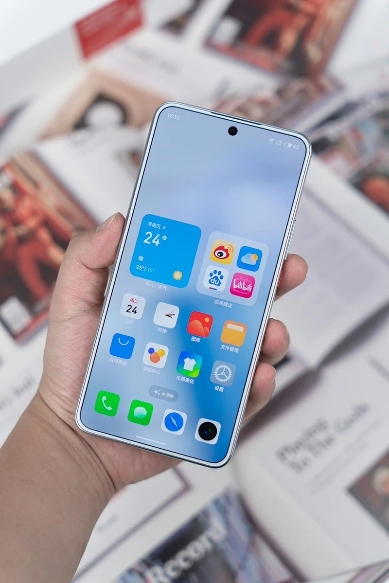 Nhờ một khác biệt, chiếc smartphone 5 triệu này lột xác đẹp long lanh