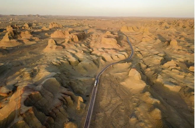 Bí ẩn thành phố kỳ quái: ‘Ma hú quỷ khóc’ giữa sa mạc