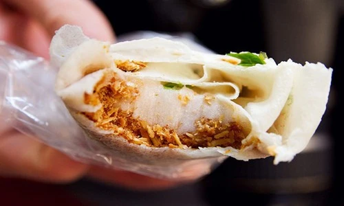 Nghỉ lễ la cà hàng quán vỉa hè, rút ngắn đường đến bệnh viện