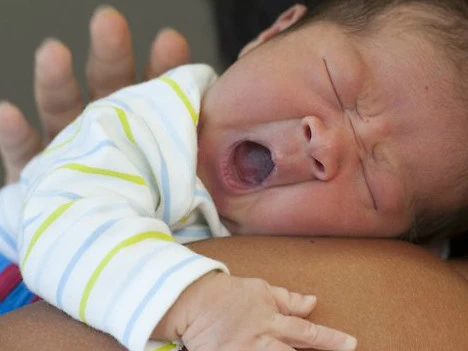 Dấu hiệu bé thiếu canxi không phải lúc nào cũng đúng