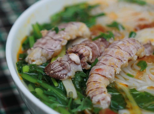 Lý do khiến bún hải sản bề bề gây sốt ở Hà Nội