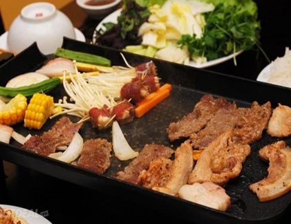 Ngập tràn món ngon trong set nướng, lẩu 4 người chỉ 260.000đ