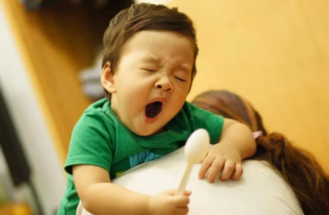 Tuyệt chiêu trị "tật" thức khuya của bé