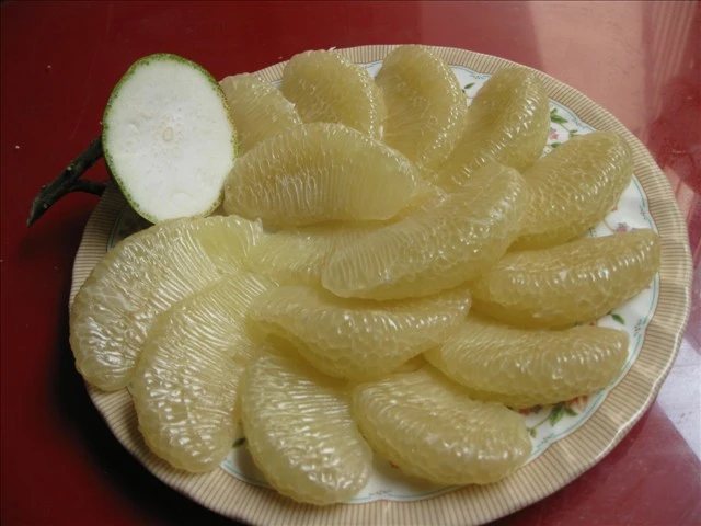 Mẹo nhỏ giúp bạn bóc bưởi quýt không bị dập, chảy nước