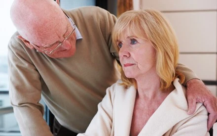 Dấu hiệu bố mẹ bạn bị sa sút trí tuệ nghiêm trọng