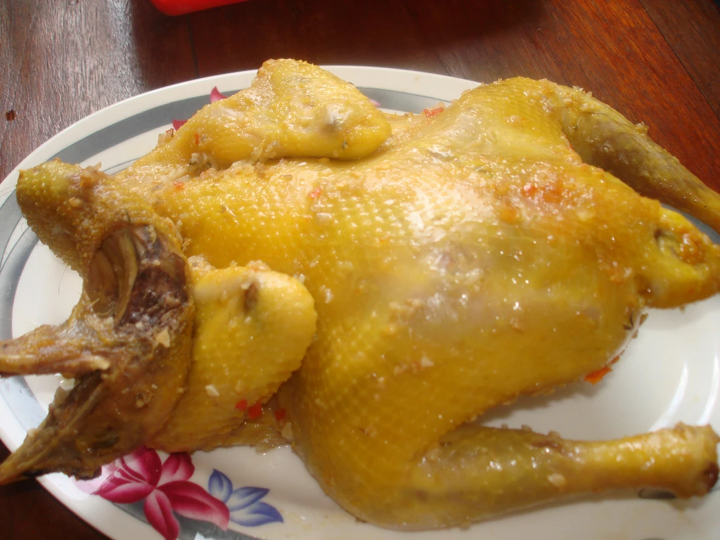 Chi tiết cách làm gà hấp muối đúng chuẩn như nhà hàng