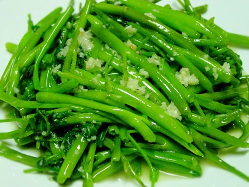 7 món ăn giảm cân từ rau muống