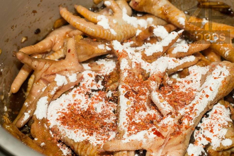 Món chân gà sốt xì dầu lạ miệng cho ngày cuối năm