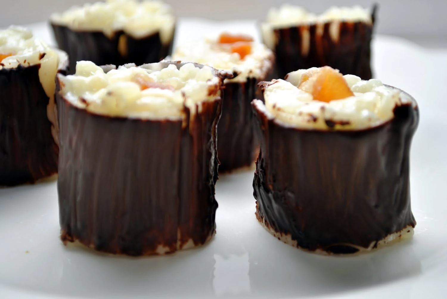 Chế biến món ngon từ socola làm quà tặng Valentine