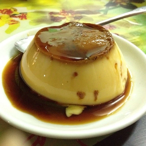 9 phố ăn vặt nổi tiếng Hà Nội