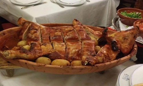 Khám phá món ăn ngon lạ ở nhà hàng lâu đời nhất thế giới