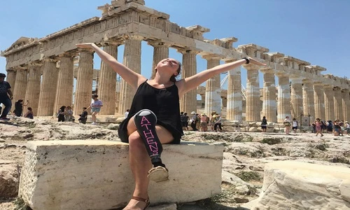 Chùm ảnh cực độc: cùng chân giả du lịch khắp thế gian