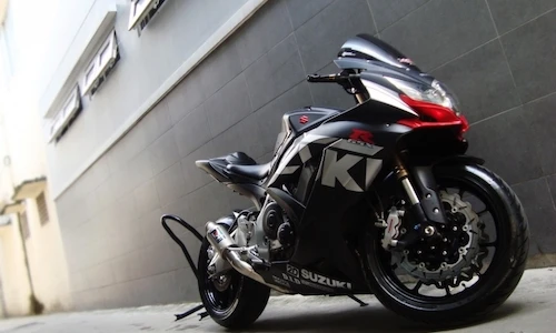 Sportbike Suzuki GSX-R600 độ xế đua cực chất tại Sài Gòn