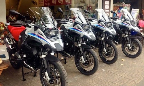 Nghi vấn môtô khủng BMW R1200GS Iconic là “hàng dựng” tại VN?