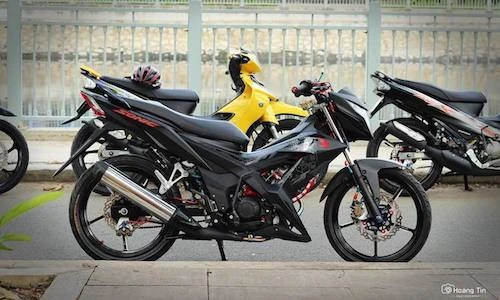 Dân chơi Việt chi 200 triệu đồng độ xe máy Honda Sonic 