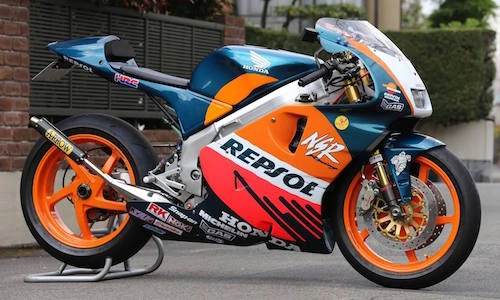 "Xế nổ hai thì" Honda NSR250R độ siêu khủng