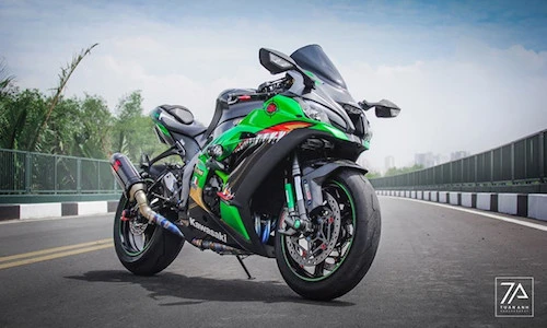 Siêu môtô Kawasaki ZX-10R độ “cá mập xanh” siêu dữ