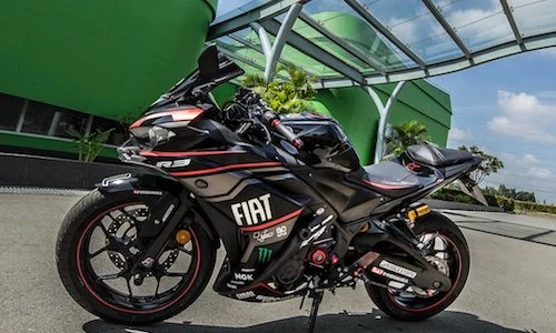 Cận cảnh Yamaha R3 giá rẻ độ siêu chất tại Sài Gòn