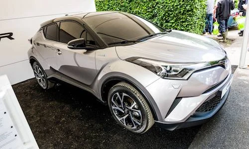 Cận cảnh mini SUV Toyota CH-R sắp được "chốt giá"