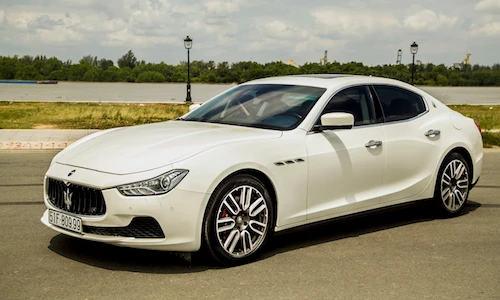 Soi "xế sang" Maserati Ghibli S giá 5,2 tỷ đồng tại VN
