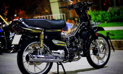 Honda Dream II Thái Lan "độ kiểng" siêu đẹp ở Sài Gòn