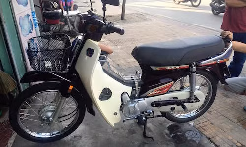 “Thuốc độc” Honda Dream II Thái chạy 99 km tại Việt Nam