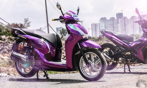 Honda SH300i giá 300 triệu “độ dàn áo độc” tại VN