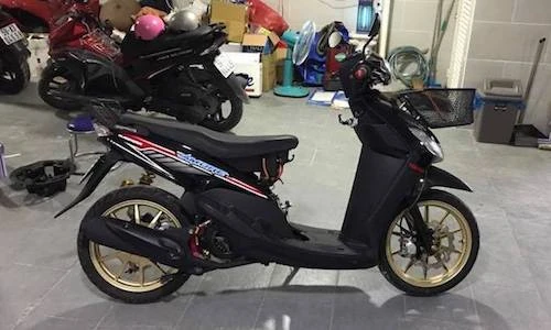 Soi xe ga Yamaha Mio "độ khủng” của dân chơi Việt