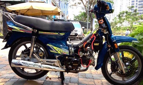 Honda Dream Việt “siêu chất" của dân chơi Sài thành