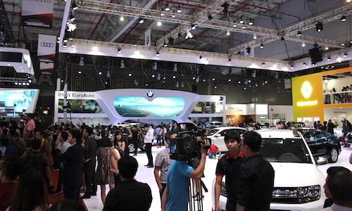 Khai màn Triển lãm ôtô Quốc tế Việt Nam 2016 