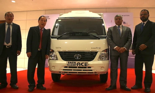 Xe Ấn Độ “siêu rẻ” Tata chính thức có mặt tại Việt Nam