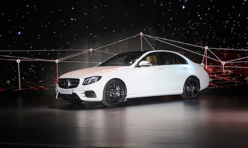 Cận cảnh Mercedes E-Class 2017 giá hơn 2 tỷ tại VN