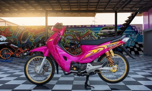 Honda Wave 125 độ kiểng màu "hường" đậm chất chơi