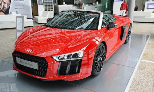 “Chạm mặt” siêu xe Audi R8 Spyder Plus giá 5,2 tỷ