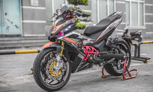 Dân chơi Sài Gòn “lột xác” Honda Winner với đồ chơi độc