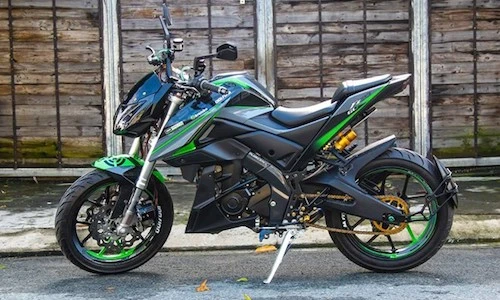 Yamaha FZ150i “biến hình” naked-bike khủng tại Sài Gòn