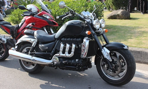 Cận cảnh môtô “khủng” Triumph Rocket III tại Việt Nam
