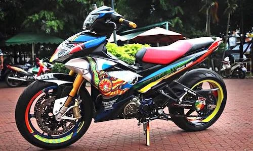 Dân chơi Sài Gòn chi 200 triệu độ xe máy Yamaha Exciter 