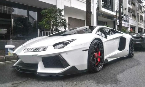 Siêu xe Lamborghini Aventador 26 tỷ độ “chân khủng” tại VN