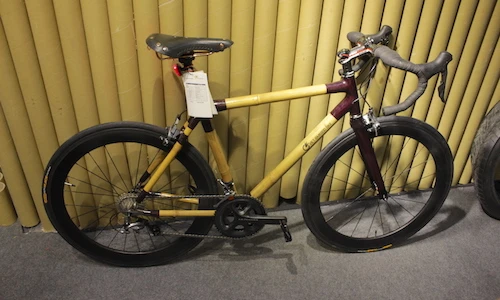 “Soi” xe đạp khung tre Việt Nam giá gần 60 triệu đồng