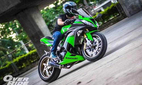 Sportbike Kawasaki Ninja 300 độ superbike “siêu khủng“