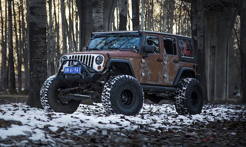 Jeep Wrangler độ “sắt vụn” của tay chơi Trung Quốc