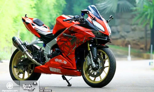 Honda CBR250RR độ "siêu môtô nhện" tại Indonesia