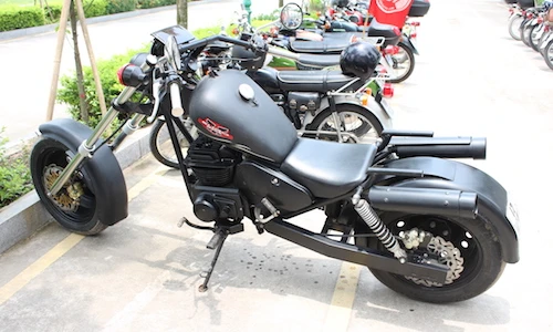 "Xe chở lợn" Minsk khờ biến hình chopper cực độc tại VN