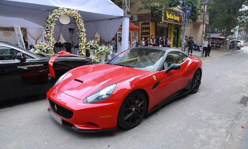 “Soi” dàn siêu xe trăm tỷ ăn hỏi hoa hậu Thu Ngân